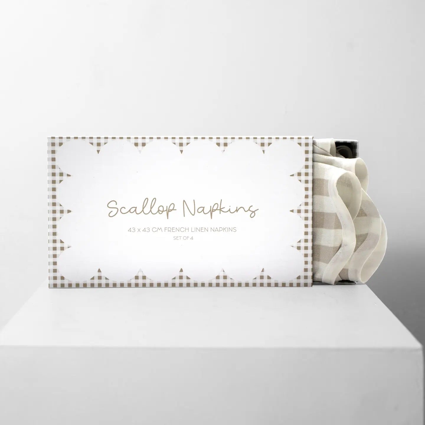 Scallop Napkins (4 pack) (Gingham Pattern)